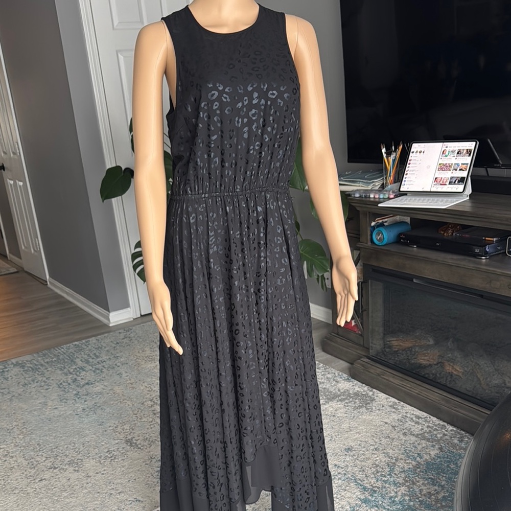 Elegant Black Sleeveless Dress